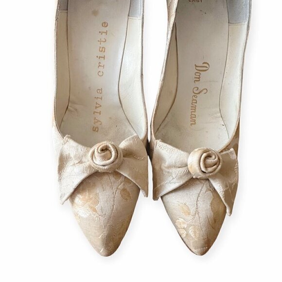 Vintage Brocade/Damask  Ivory Pumps by Sylvia Cristie, Size 7AAA - Picture 7 of 14